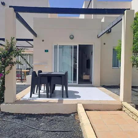 Homeforguest 15 Con Terraza Y Piscina En