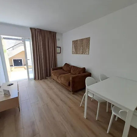 Homeforguest 15 Con Terraza Y Piscina En Daire *