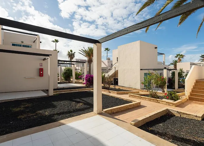 Homeforguest 15 Con Terraza Y Piscina En קורלחו