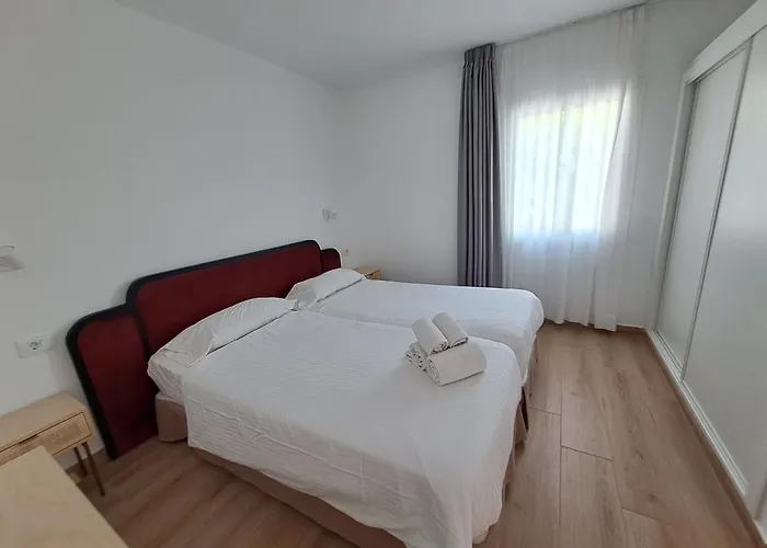 Homeforguest 15 Con Terraza Y Piscina En * קורלחו