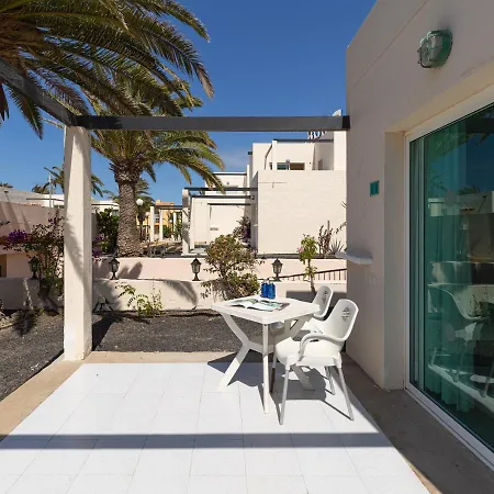 Homeforguest 15 Con Terraza Y Piscina En Apartamento Corralejo