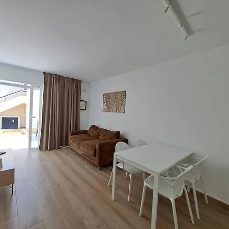 Homeforguest 15 Con Terraza Y Piscina En Corralejo