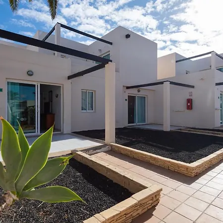 Homeforguest 15 Con Terraza Y Piscina En